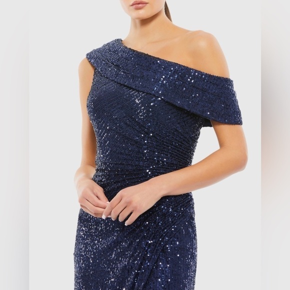 IEENA FOR MAC DUGGAL Navy Sequined Drop Shoulder Gown - Picture 3 of 6